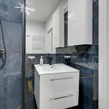 Wave Apartments-gold Exclusive Apartment *